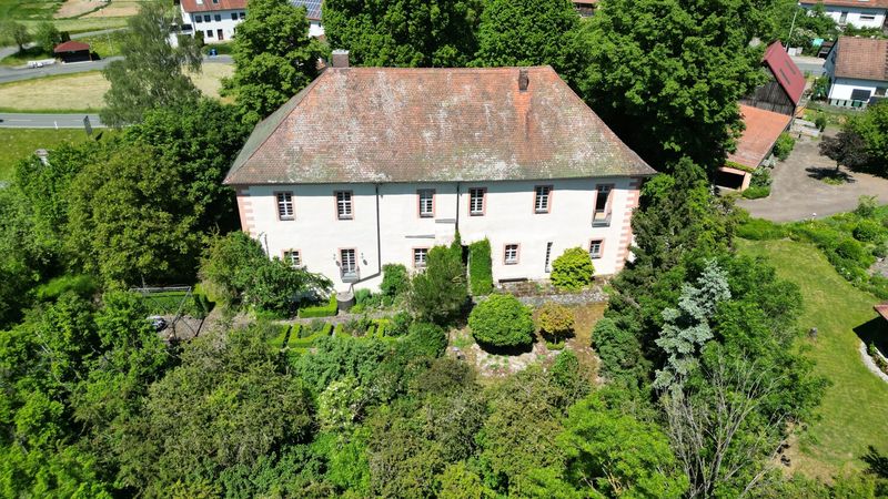Historische Schlossresidenz mit zauberhafter Gartenkulisse